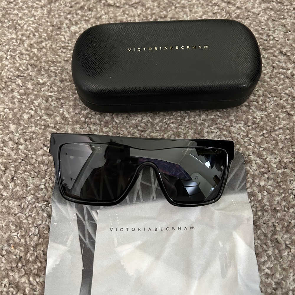 Victoria Beckham aviator sunglasses